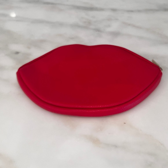 NEW in bag, TARTE “lips” Cosmetic Bag! Stocking Stuffer! 💋❤️ - Picture 6 of 9